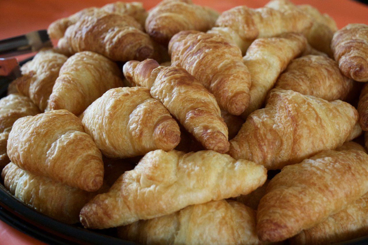 Croissants frais pour un brunch traiteur à Sherbrooke