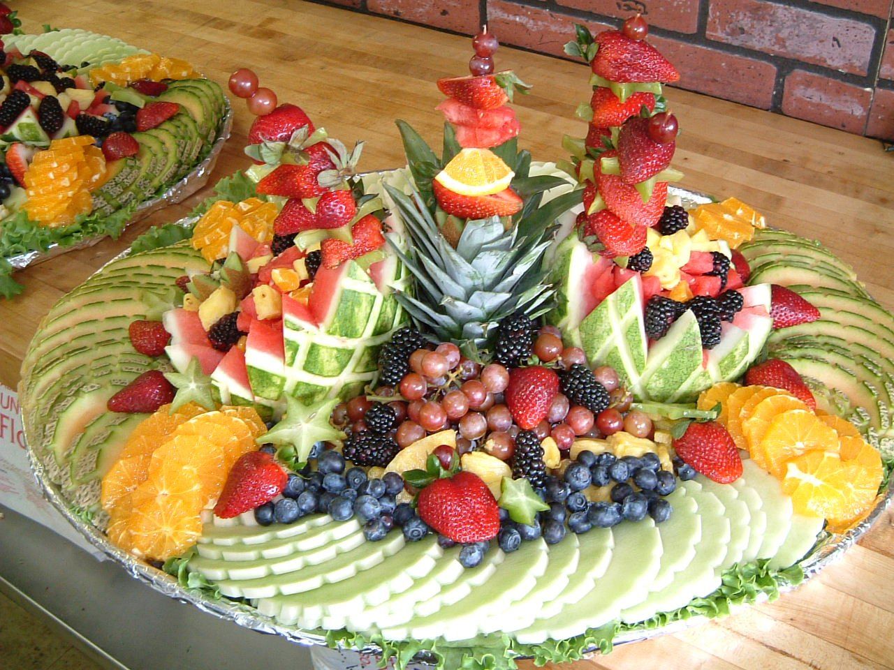 Plateau de fruits frais sculptés, Réception 108