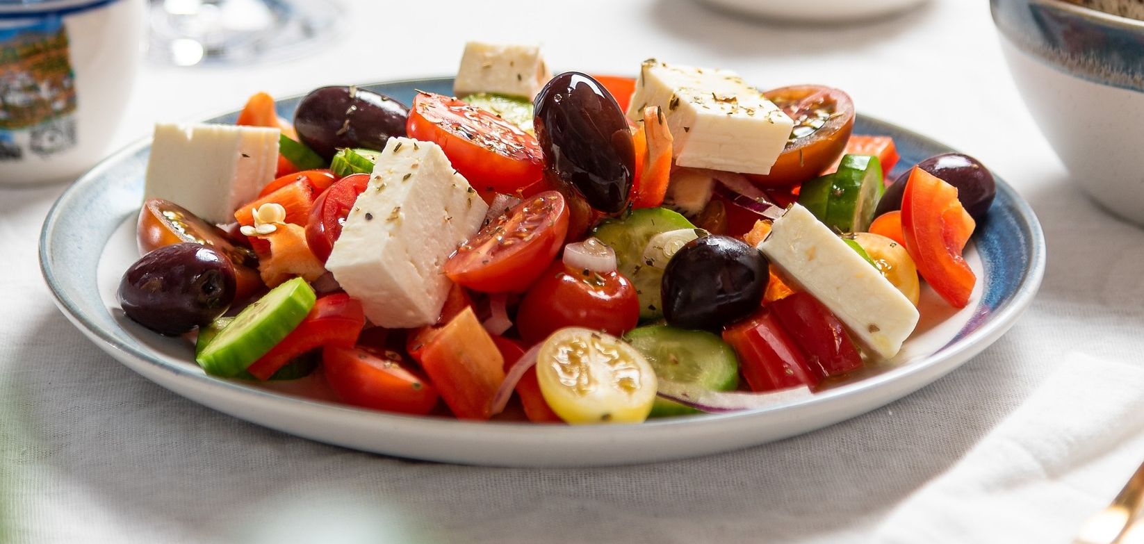 Salade grecque fraîche du traiteur Réception 108 à Sherbrooke